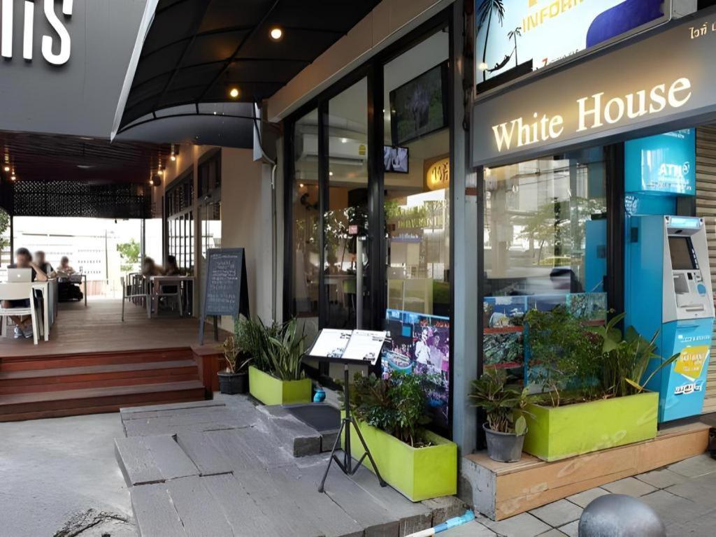 素坤逸18阿索克白屋酒店 曼谷 外观 照片